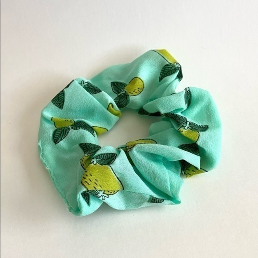 Woman | Scrunchies with Fruit Prints | Set of 5 - Picture 14 of 16